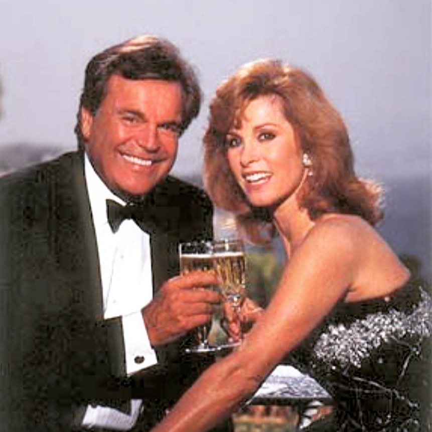 Happy birthday to my partner in crime, @officialstefaniepowers. Jill and I would like to wish you a very happy 80th birthday today. Cheers Mrs. H🥂🎂
.
.
.
#robertwagner #stefaniepowers #jillstjohn  #lionelstander #happybirthday #happy80thbirthday #harttohart #mrh #mrsh #max #friends #whwf #80stv #90smovies #JonathanHart #jenniferhart #classichollywood