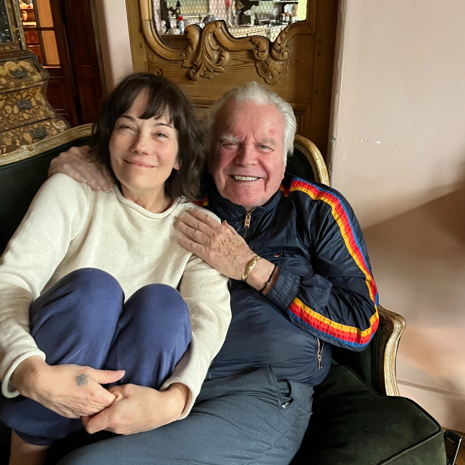 Happy Birthday to my wonderful daughter, Natasha! Jill and I are so proud of the woman you are and the joy you bring to our lives. We love you dearly and wish you the happiest of birthdays! 💕🎂 @ngdubdubs 
.
.
.
#robertwagner #natashagregsonwagner  #happybirthday #daughter #girldad❤️ #family #morethanlove #jillstjohn #nataliewood #katiewagner #courtneywagner  #JonathanHart #AnthonyDiNozoSr #HarttoHart #NCIS  #ittakesathief #almundy  #austinpowers #numbertwo #switch